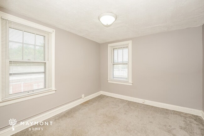 Building Photo - 3 Bedroom in Maple Heights, OH