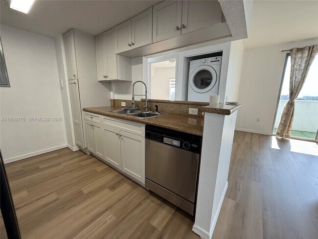 Building Photo - 36 NW 6th Ave