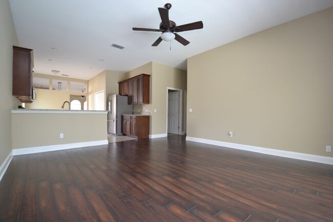 Building Photo - Fantastic fully upgraded 4 BR Oviedo Pool ...