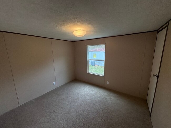 Building Photo - For Rent