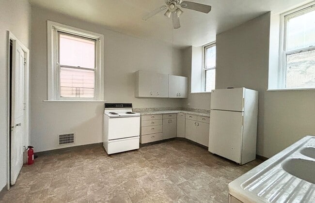 Building Photo - 511 Lowell Ave