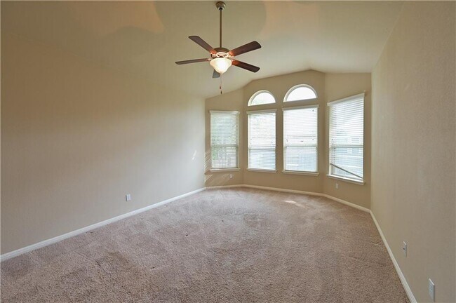 Building Photo - 100 Lake Mineral Wells Dr