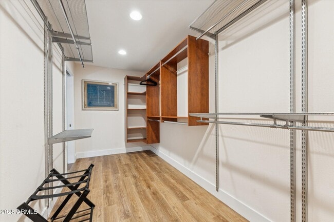 Building Photo - 6818 N 72nd Pl