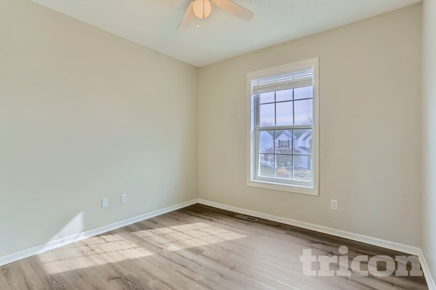 Building Photo - 10065 42nd St NE