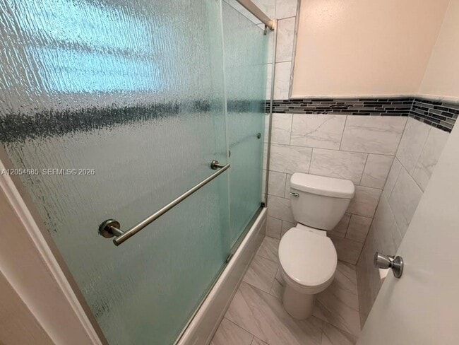 Building Photo - 9440 Poinciana Pl