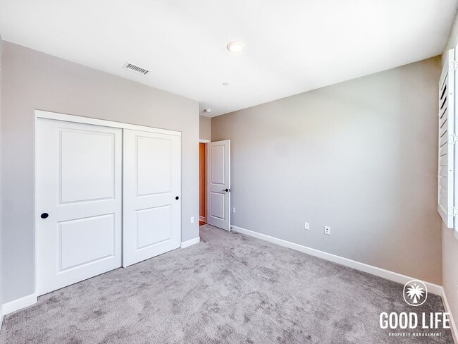 Building Photo - 2BD/2BA home in Mira Mesa with Private Balcony, Pool & 2-Car Garage