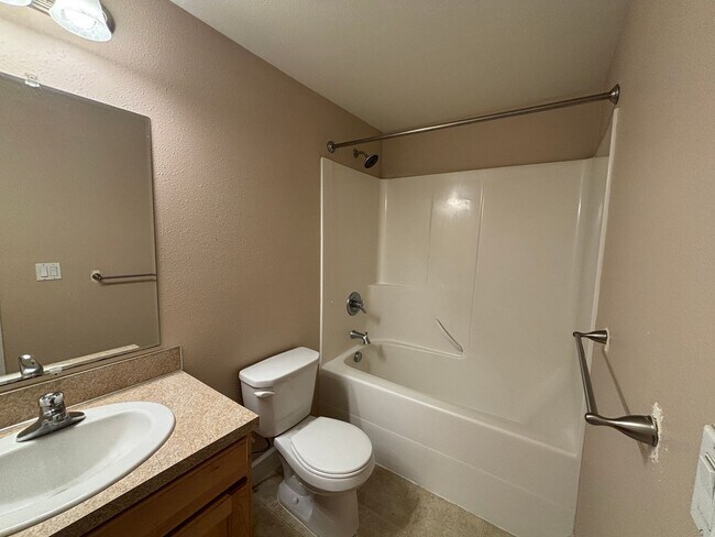 Building Photo - 234