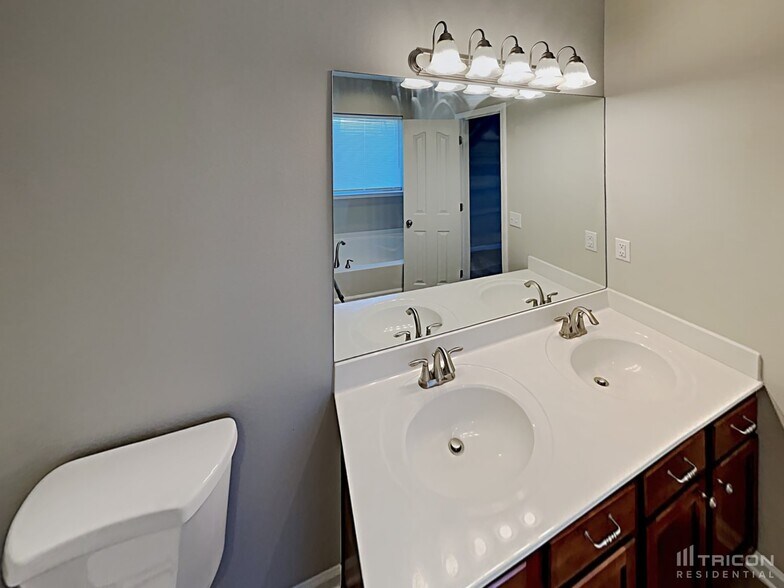 Building Photo - 4236 Glenmore Creek Dr