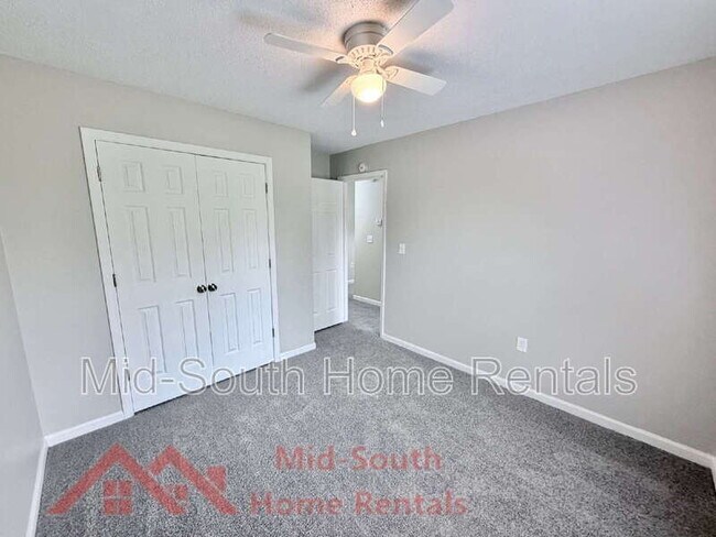 Building Photo - 4473 Cleopatra Cove N