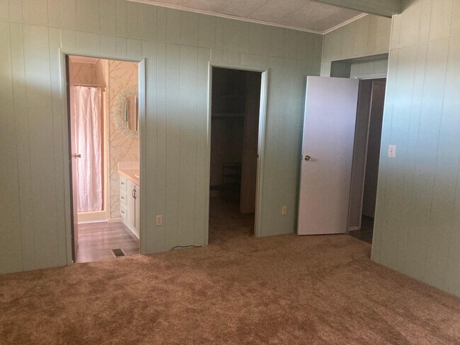 Building Photo - 3170 Samaritan Way