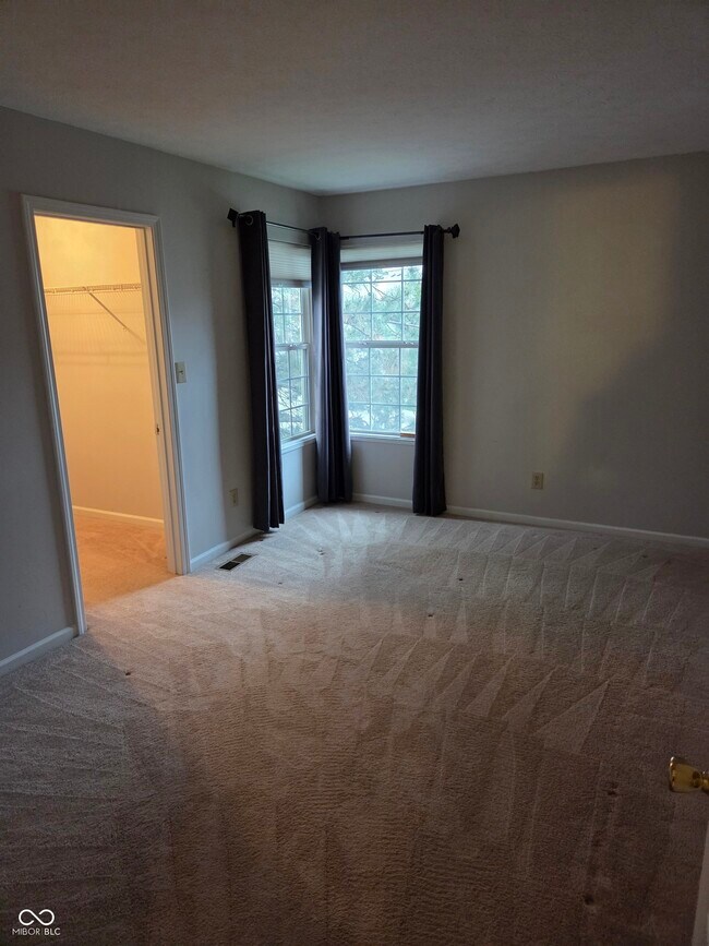 Building Photo - 1012 Grovewood Dr