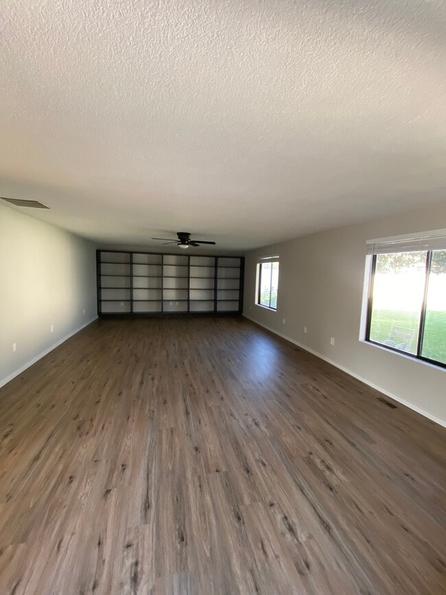 Large living room - 330 S Reed St