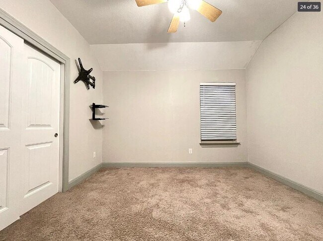 Building Photo - 205 Jude Cir