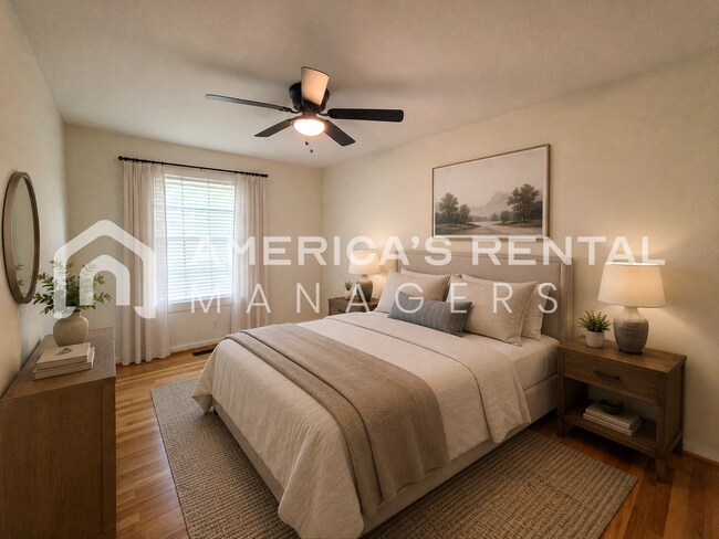 Building Photo - Newly Renovated and Ready for Move In!
