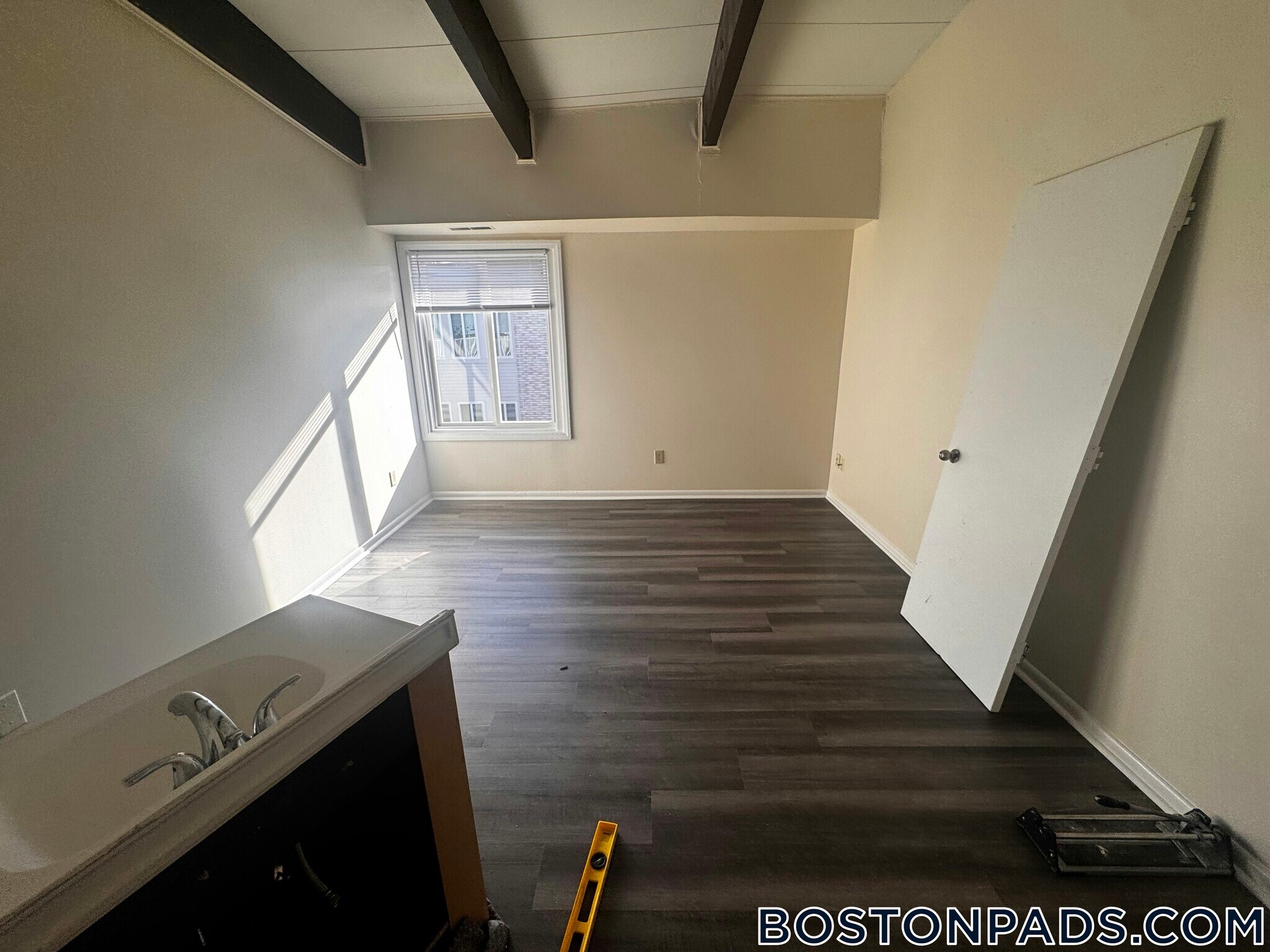 Building Photo - 16 Westgate Dr