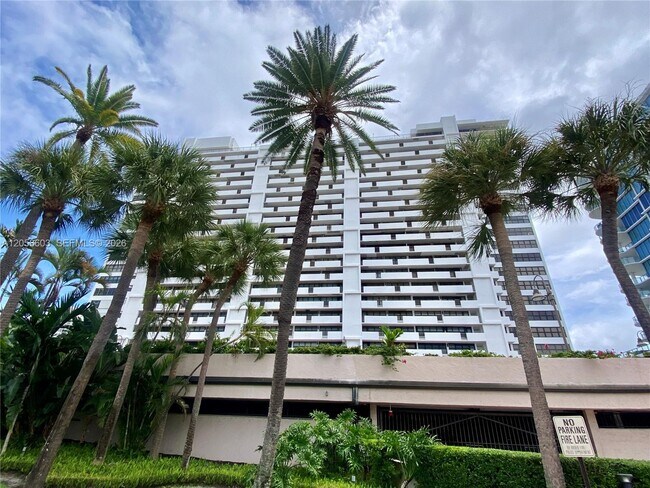 Building Photo - 936 Intracoastal Dr