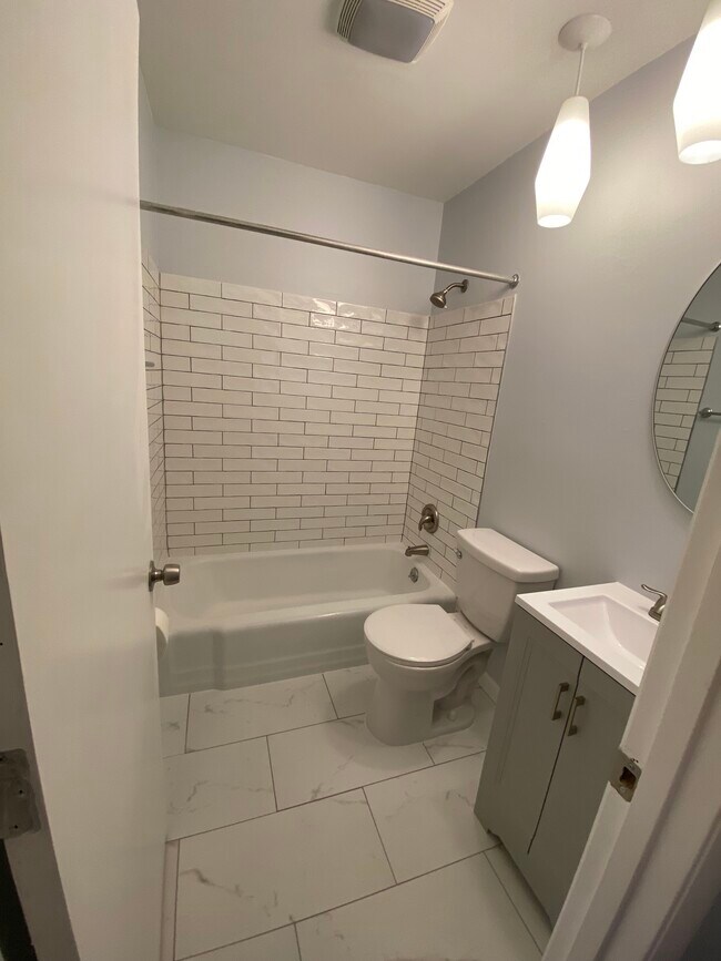 Building Photo - 1128 Lanette Dr