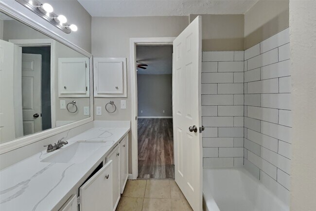 Building Photo - 1070 Red Rock Canyon Dr
