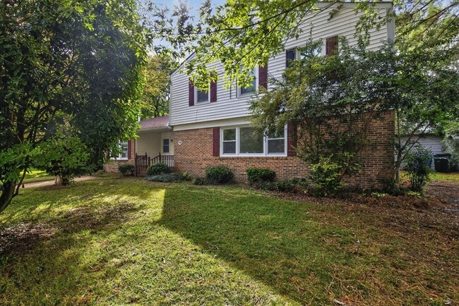 Building Photo - Lakeville Estates