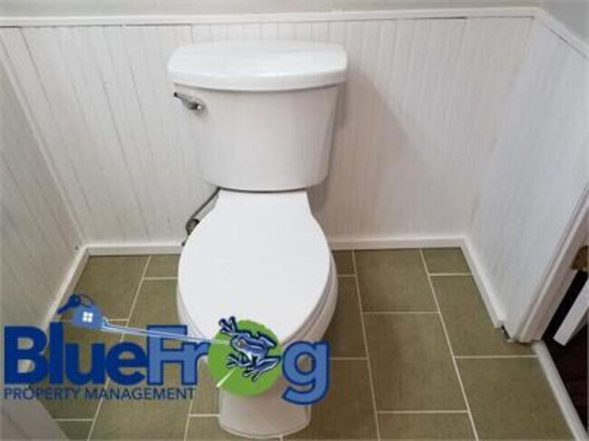 Building Photo - 907 Kellogg St