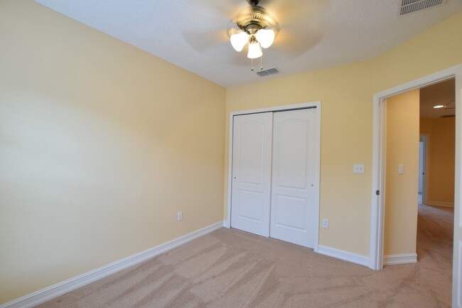 Building Photo - Gorgeous 4 Bed 3.5 Bath Townhouse for Rent...