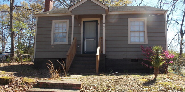 Primary Photo - 812 W Solomon St