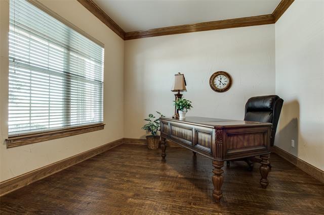 Building Photo - 1108 Queen Guinevere Dr