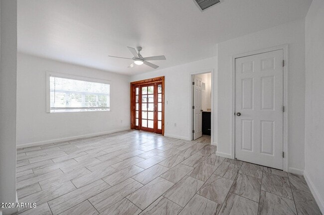 Building Photo - 2314 E Osborn Rd
