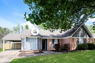 Building Photo - 10662 Oak Leaf Dr