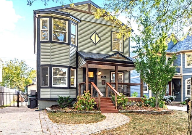 Building Photo - 986 Smith Ave