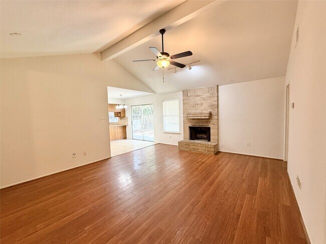 Building Photo - 16 Rock Pine Ct