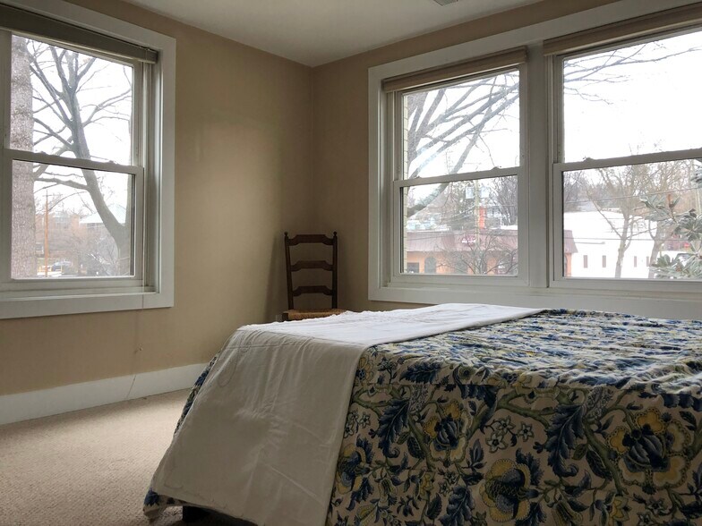 Great views - 4840 MacArthur Blvd NW