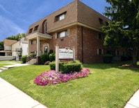 Building Photo - Lincoln Court Apartments
