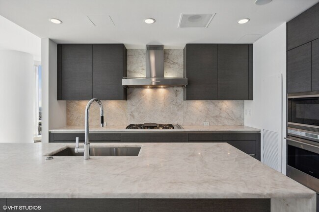 Building Photo - 401 N Wabash Ave