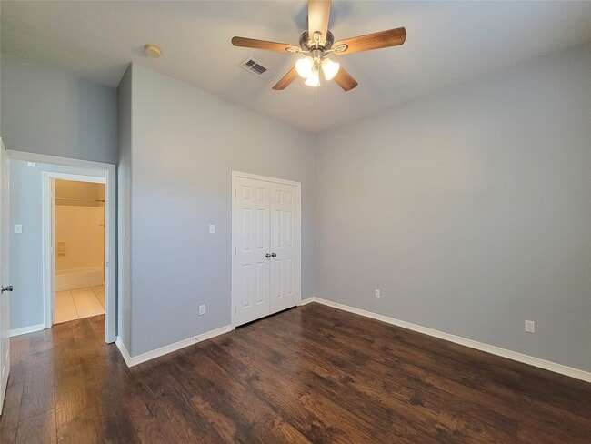 Building Photo - 12755 Mill Ridge Dr