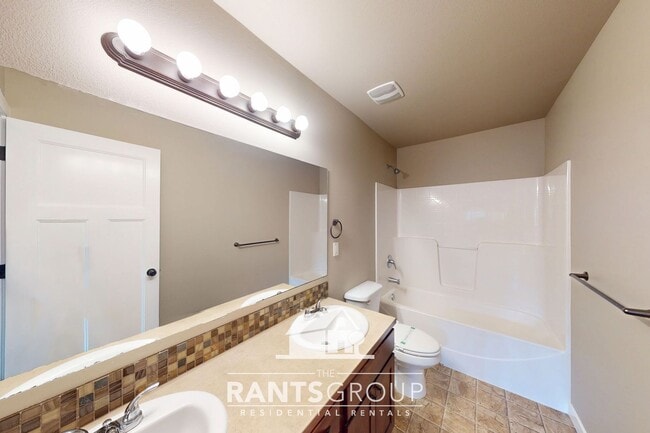 Building Photo - Stunning 4-Bedroom, 2.5 Bathroom Home on a...