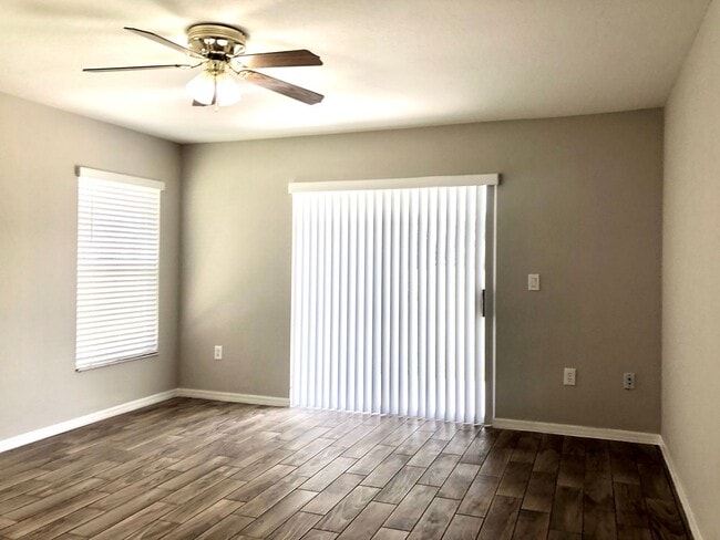 Building Photo - Wonderful 3/2 home in ORLANDO - GOLF COURS...