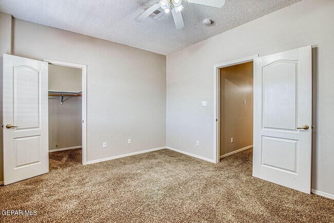 Building Photo - 6076 Los Siglos Dr