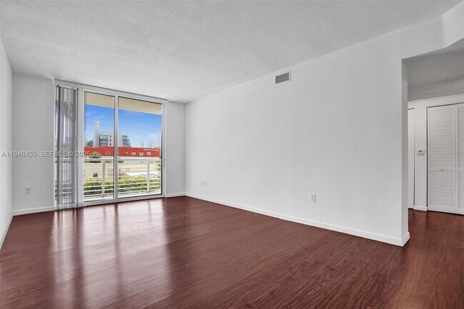 Building Photo - 18800 NE 29th Ave