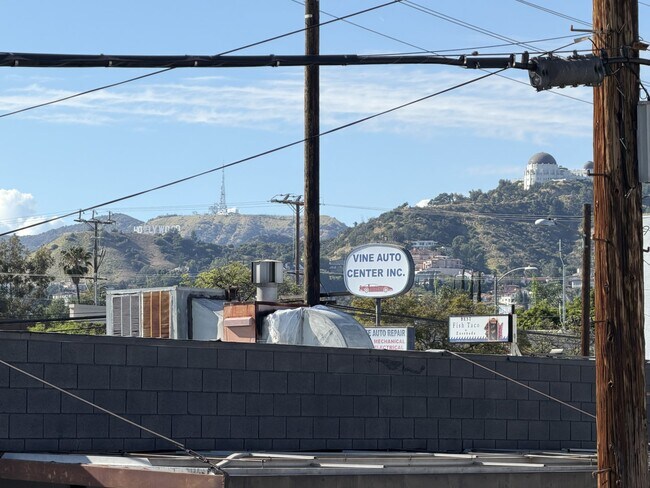 Building Photo - 4443 Clayton Ave