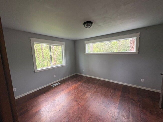Building Photo - 2BED 2BATH - NORTHWEST, NEWLY RENOVATED, YARD, WASHER DRYER, STORAGE