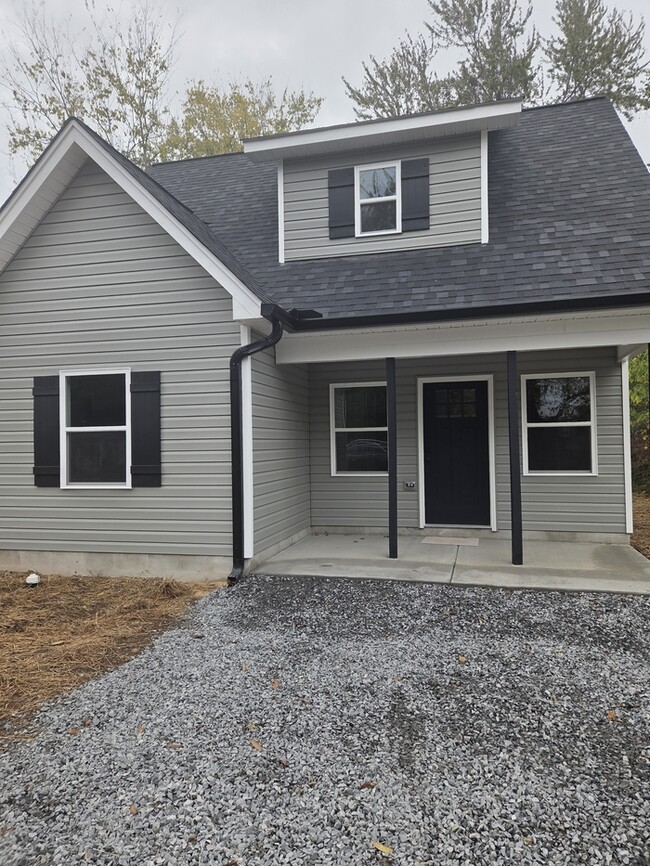 Building Photo - 210 W Washington Exd