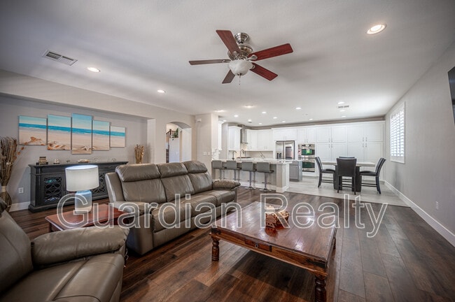 Building Photo - 11112 Pine Greens Ct