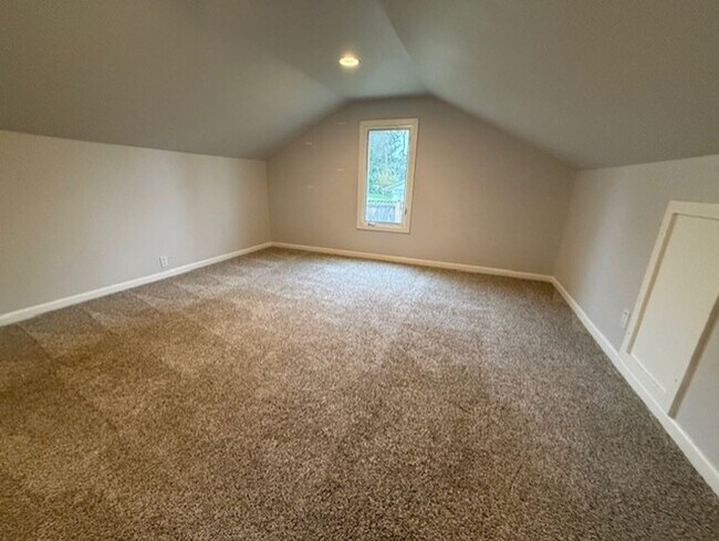 Building Photo - Alfi 23801 Duplex - Mountlake Terrace