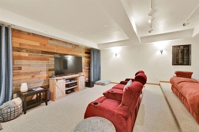 Building Photo - 5176 Fairview Loop