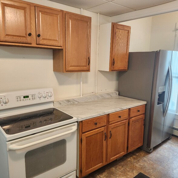 Building Photo - 50 Centre St