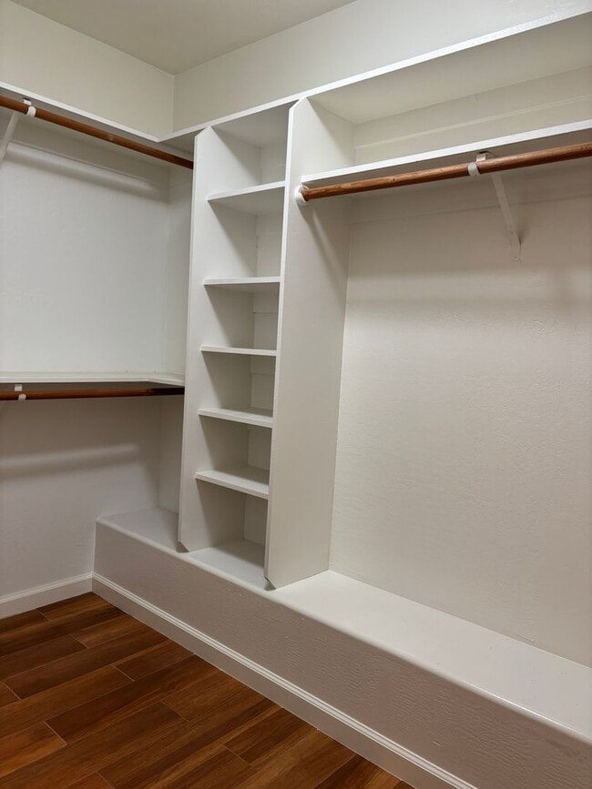 Building Photo - 3625 Bernard St