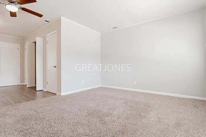 Building Photo - 4833 Delray Dr