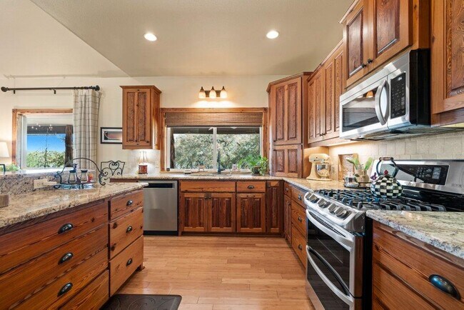 Building Photo - 309 Ridge Oak Dr