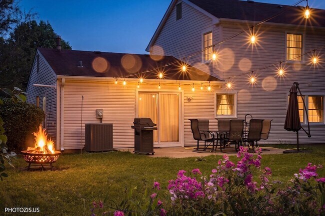 Building Photo - 1111 Plum Grove Cir